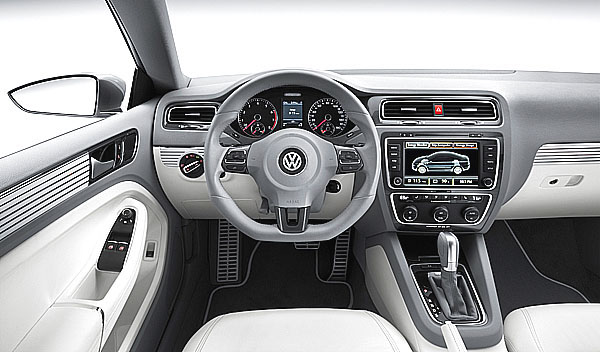 Světová premiéra hybridního kupé konceptu Volkswagen na autosalonu v Detroitu (11.-24.1.)