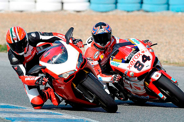 Mistrovství světa superbiků s novým strojem Ducati Xerox