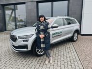 Autoperiskop.cz  – Výjimečný pohled na auta - AutoPalace partnerem na cestách herečky Evy Holubové a Holubice Agency