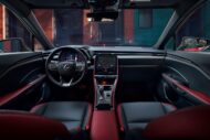 Autoperiskop.cz  – Výjimečný pohled na auta - Lexus LBX Vibrant Edition: Městský samuraj v černém brnění