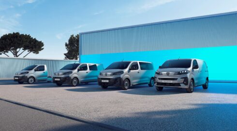 Autoperiskop.cz  – Výjimečný pohled na auta - Peugeot Expert a Traveller: Nově s motorem 2.2 BlueHDi
