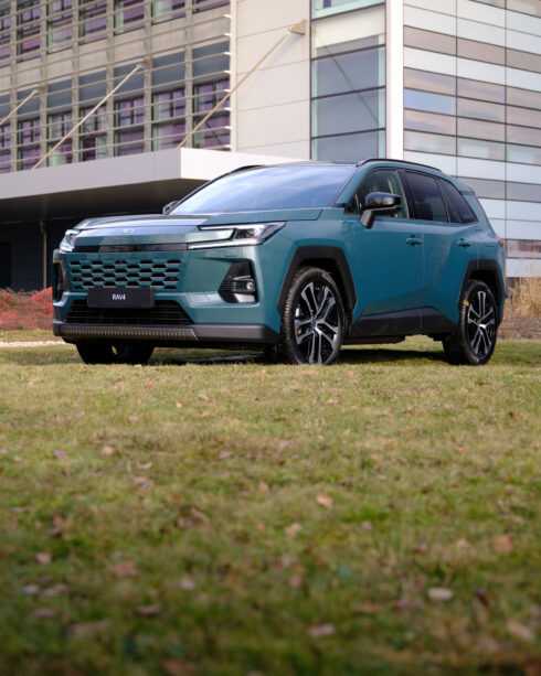 Autoperiskop.cz  – Výjimečný pohled na auta - Drahá paliva mění trh. Roste zájem o hybridy a elektromobily