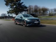 Autoperiskop.cz  – Výjimečný pohled na auta - A nejrychlejším sériově vyráběným modelem s pohonem předních kol na Severní smyčce Nürburgringu je…?