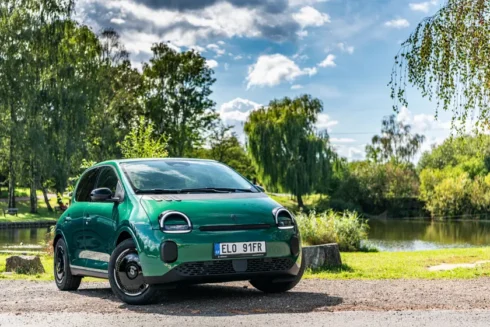 Autoperiskop.cz  – Výjimečný pohled na auta - Nové Renault Twingo E-Tech je tady. Elektromobil za 499 000 Kč má LFP baterii a dojezd 263 km