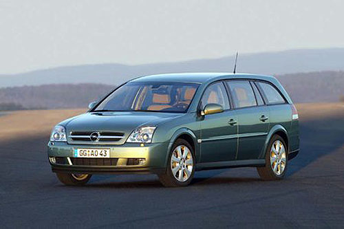 Nový Opel Vectra Caravan se na automobilovém trhu objeví již v říjnu 2003