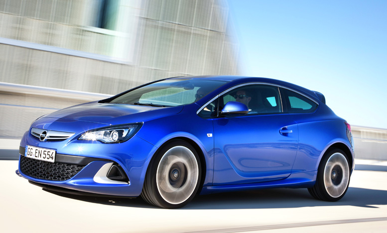 Na český trh právě vstupuje nový Opel Astra OPC (Opel Performance Center) za příjemně šokujících 627 900 Kč