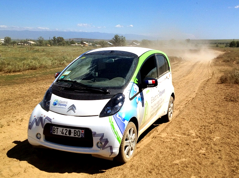 ELEKTRICKÁ ODYSEA: Citroën C-Zéro na cestě z Kazachstánu do Kremlu!