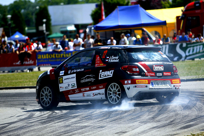 Černý s Kohoutem na Citroënu DS3 R3T jsou mistři MMČR v rally