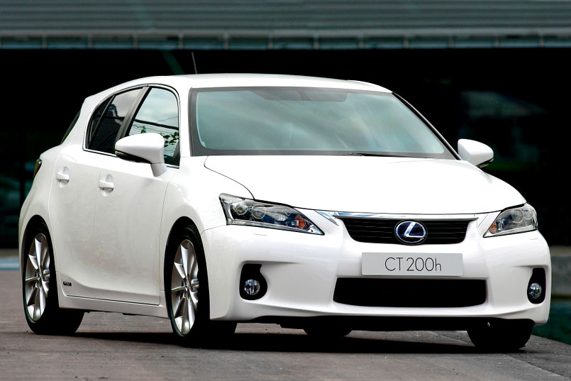 Lexus CT 200h dosáhl nejlepšího výsledku v novém japonském hodnocení celkové bezpečnosti