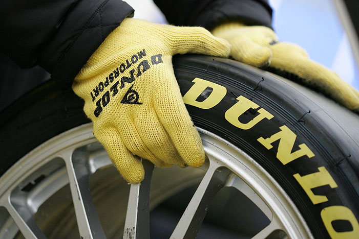 Národní automobilové šampionáty Clio Cup se budou jezdit na pneumatikách Dunlop Národní automobilové šampionáty Clio Cup se budou jezdit na pneumatikách Dunlop