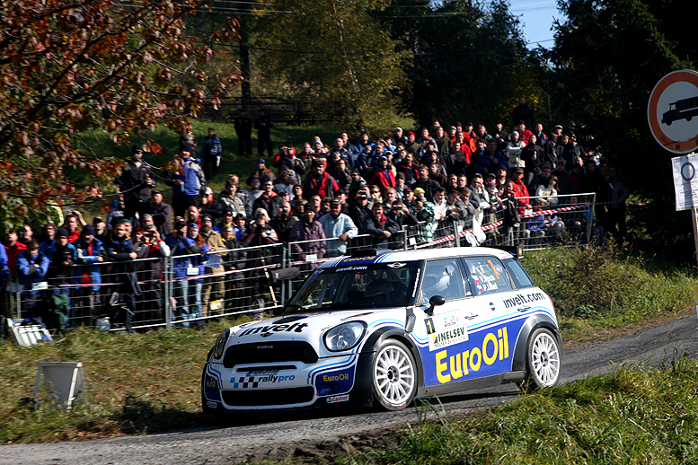 O nadcházejícím víkendu se naplno rozjede česká rallyová sezóna 2012 a Pecha s Mini čeká Valašská Rallye