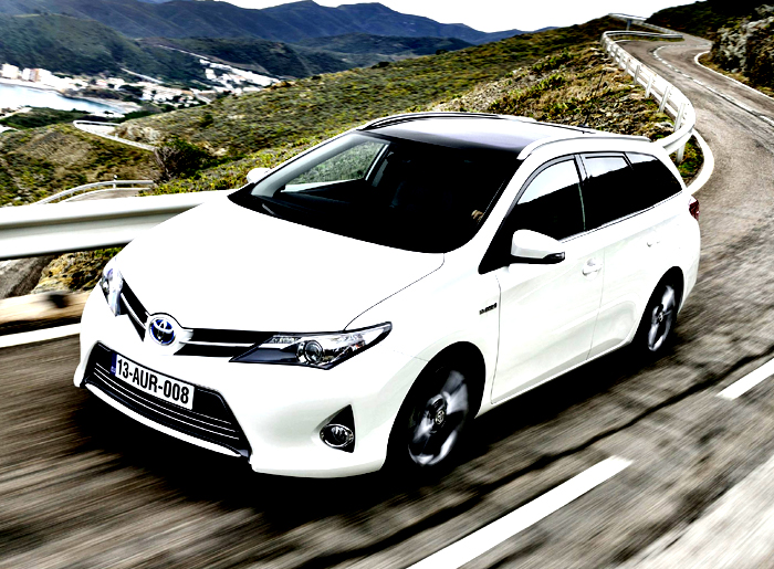 Toyota Auris Touring Sports v premiéře na autosalonu v Ženevě (podrobná informace)