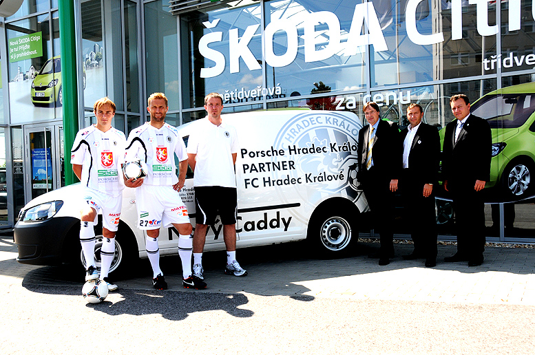 Společnost Porsche Hradec Králové podepsala roční smlouvu s prvoligovým fotbalovým klubem FC Hradec Králové na sezónu 2012/2013.