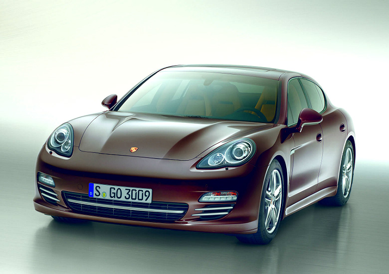 Značka Porsche přichází s exkluzivním provedení modelu Panamera Platinum Edition