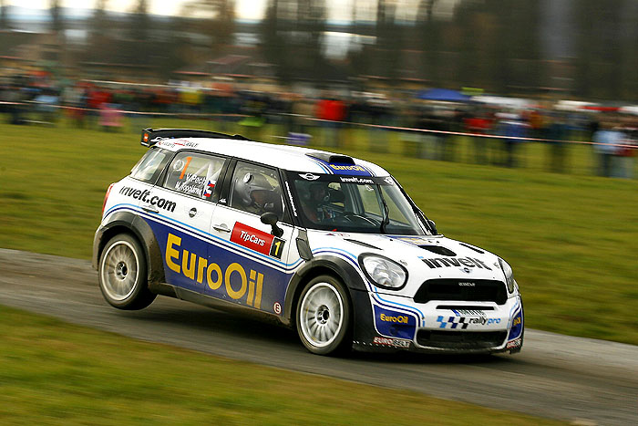 Pech na speciálu MINI Cooper 1.6 turbo absolutně vyhrál Pražský Rallysprint