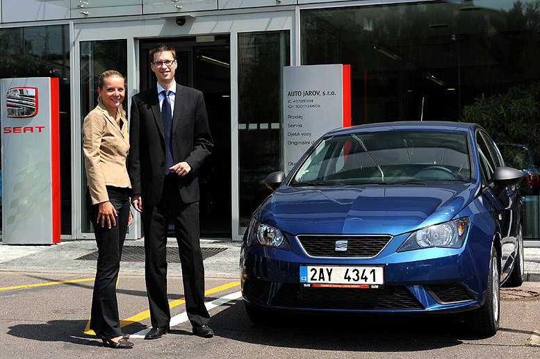 SEAT předal v prostorách Auto Jarov autopůjčovny společnosti SIXT šedesát SEATů