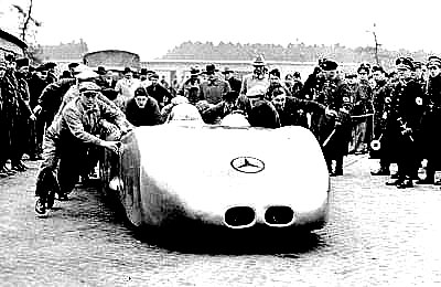 Rekordní vůz Mercedes-Benz W 125 uskutečnil 28. ledna 1938 dodnes platný již 75 let světový rychlostní rekord na veřejných komunikacích