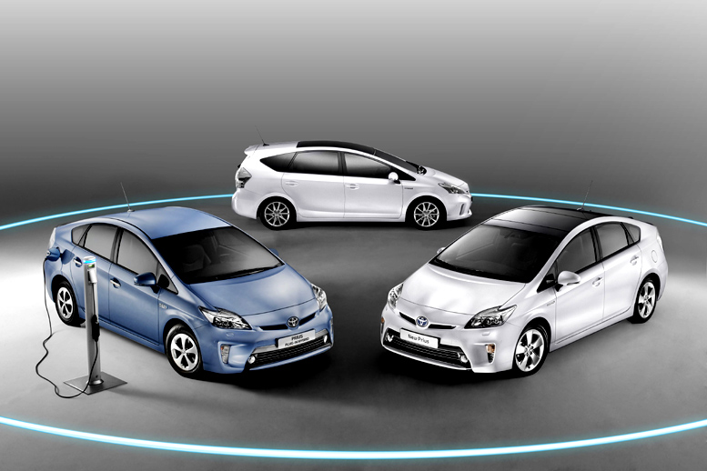 Toyota oznámila revoluční – atraktivní - ceny všech svých hybridních modelů pro rok 2012