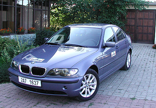 Za volantem sedanu BMW 320d s šestirychlostní převodovkou