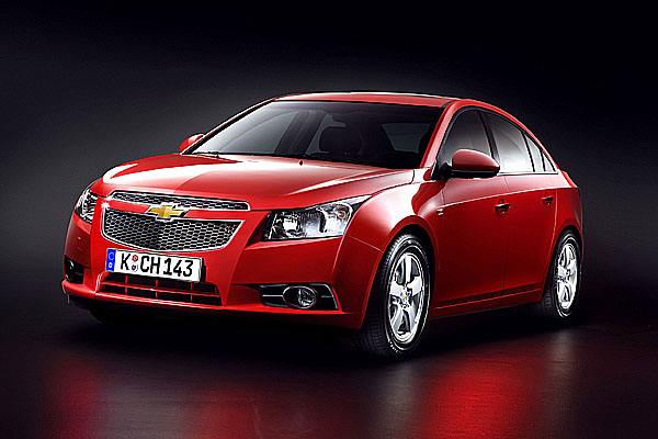První snímky modelu Chevrolet Cruze před říjnovou premiérou na autosalonu v Paříži První snímky modelu Chevrolet Cruze před říjnovou premiérou na autosalonu v Paříži