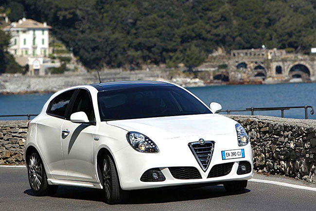Autem roku 2011 V ČR KMN se stala Alfa Romeo Giulietta Autem roku 2011 V ČR KMN se stala Alfa Romeo Giulietta