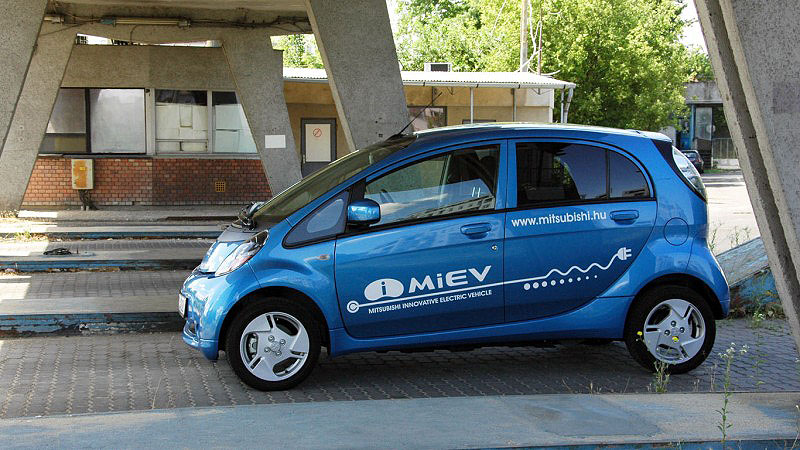 Elektromobil Mitsubishi i-MiEV urazil 220 kilometrů na jedno nabití