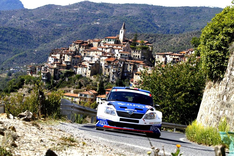 V dramatické rally San Remo brala ŠKODA díky Mikkelsenovi druhé místo