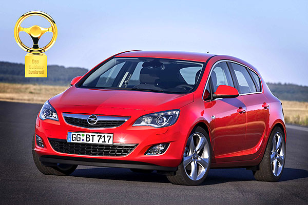 Nový Opel Astra vybojoval cenu „Zlatý volant 2009“