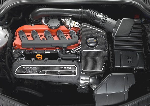 Motor 2.5 TFSI modelu Audi TT RS získal ocenění Mezinárodní motor roku 2010 v kategorii 2,0 až 2,5 litru