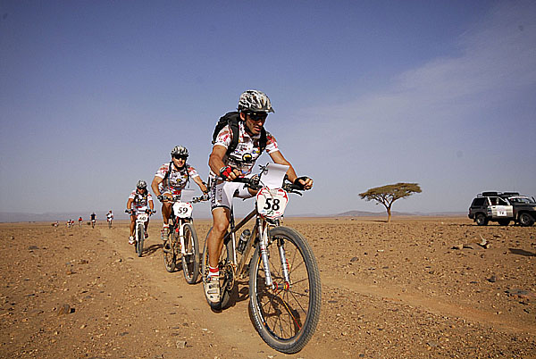 Nissan Titan Desert Race - Čeští bikeři v extrémním závodě na Sahaře