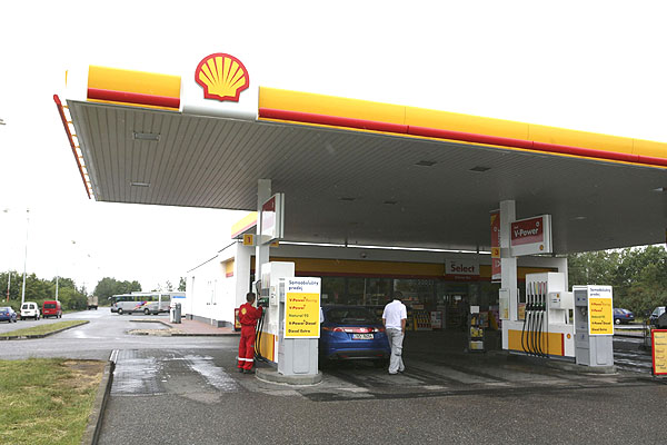 Shell přináší pro nové majitele euroshell card speciální slevu 1 Kč na každém natankovaném litru paliva