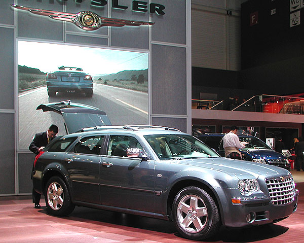 Nová vysokovýkonná verze úspěšného Chrysleru 300C byla představena na letošním březnovém Autosalonu v Ženevě