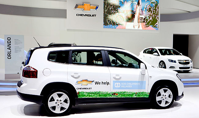 Chevrolet daruje 20 nových, 7místných vozů Orlando SOS dětským vesničkám