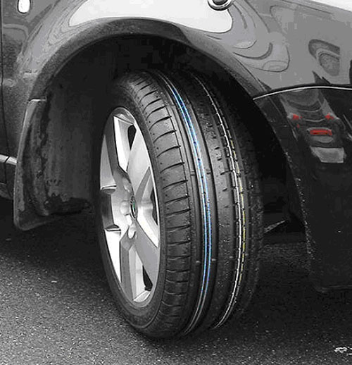 Letní pneumatiky Continental ContiChampionContact na prezidentském voze Škoda Superb