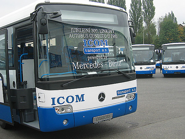 Jubilejní 300. linkový autobus Mercedes-Benz Conecto Ü byl slavnostně předán dne 12. 9.
