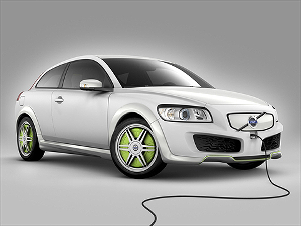 Volvo Car Corporation uvede „plug-in hybridy“ na trh v roce 2012