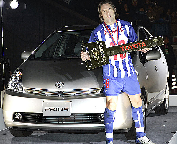 Toyota Prius odměnou pro nejlepšího hráče finále 43.ročníku fotbalové Toyota Libertadores Cupu
