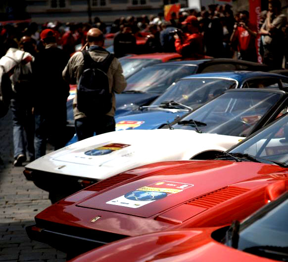 Značka Post-it společnosti 3M oficiálním sponzorem charitativní celosvětové štafety vozů Ferrari