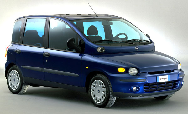 Nový Fiat Multipla: více standardních funkcí, lépe vybavené interiéry, zvýšená bezpečnost a nové doplňky výbavy