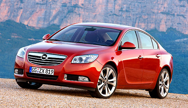 Víkend ve znamení Opelu Insignia - Evropský „Automobil roku 2009“ se představí nejširší veřejnosti