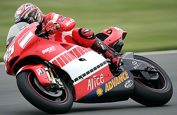 Společnost Shell oznamuje prodloužení partnerství se Shell Advance a Ducati Corse nejméně do roku 2008