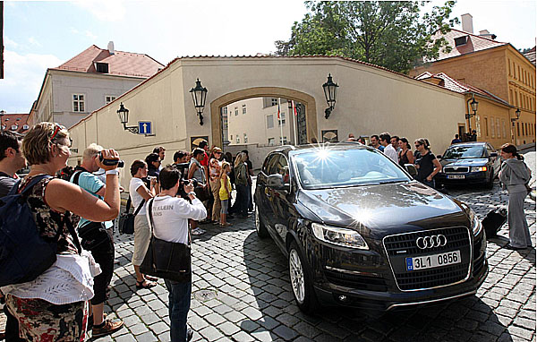 Audi Q7 pro královnu popu - světovou megastar Madonnu