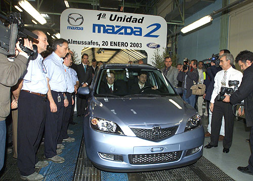 V pondělí tento týden sjel první vůz Mazda2 z výrobní linky továrny Ford ve Valencii