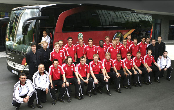 Nový autobus Mercedes-Benz Travego pro německý národní tým