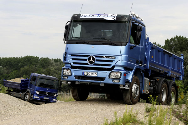 Mercedes-Benz prodá letos v ČR nejvíce nákladních vozidel
