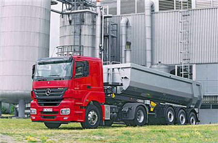 Nové nákladní automobily Mercedes-Benz Atego a Axor