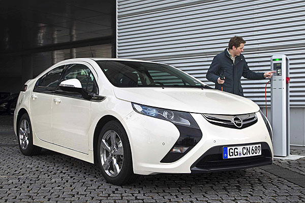 Opel Ampera: Nabito pro Ženevu