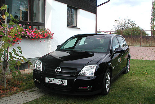 Opel Signum se šestiválcovým naftovým motorem 3,0 CDTI v testu redakce