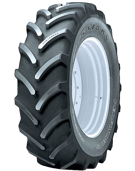 Nová generace radiálních pneumatik Firestone Performer 85 pro zemědělské stroje