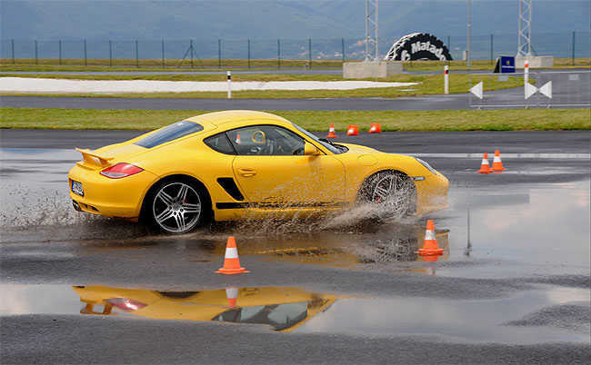 Ve dnech 13. až 17. dubna 2011 pořádá společnost Porsche Inter Auto CZ celosvětovou exkluzivní tour Porsche World Roadshow